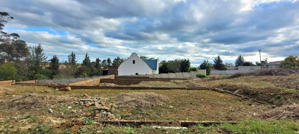 856 m² Land