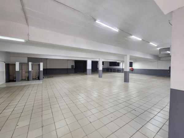 700  m² Commercial space