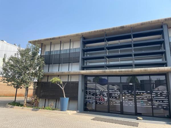 900 m² Commercial space