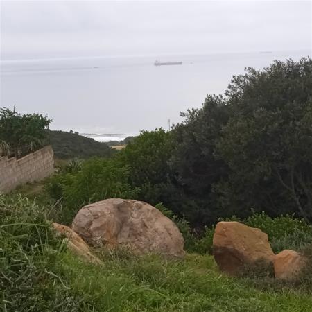 735 m² Land