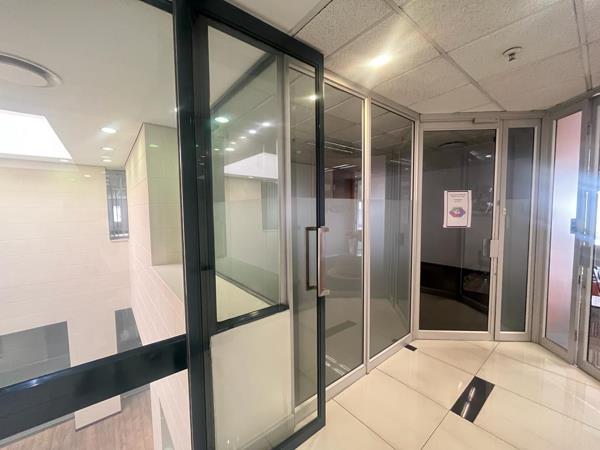 541  m² Commercial space