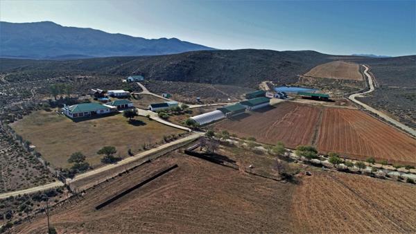 820 ha Farm