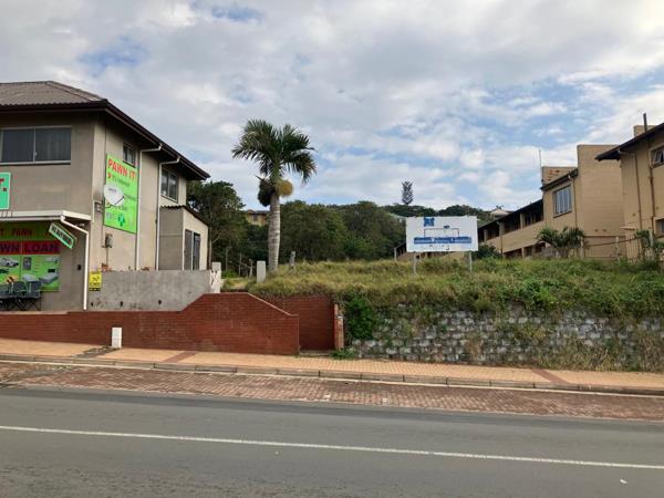 1 012 m² Land