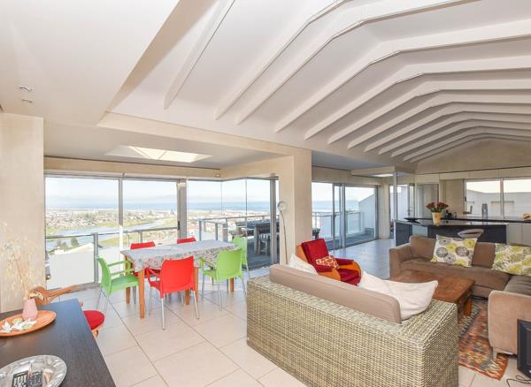 2 Bedroom Simplex