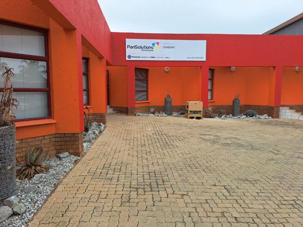 808  m² Commercial space