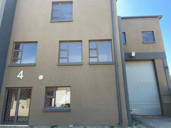 584 m² Industrial space