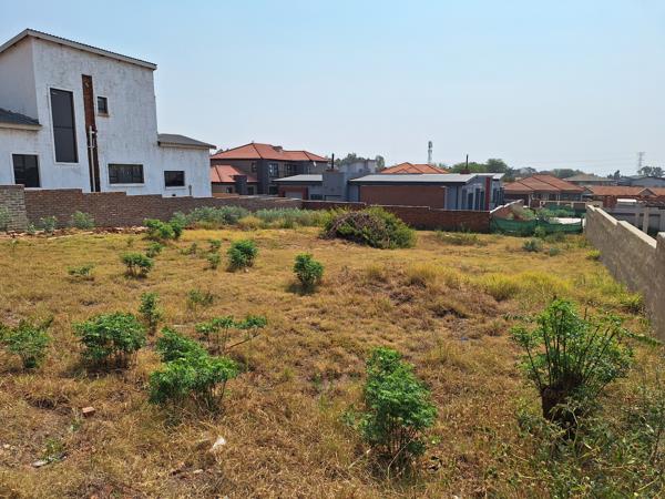 755 m² Land