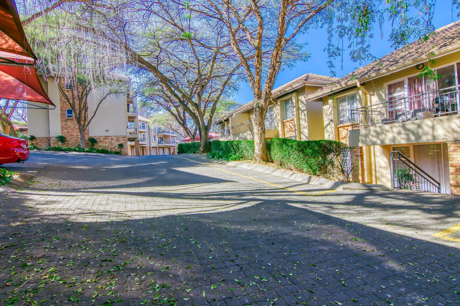 2 Bedroom Apartment in Bryanston