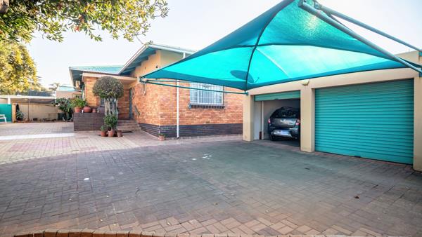 6 Bedroom House