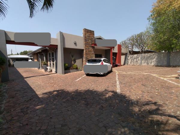 438 m² Office Space