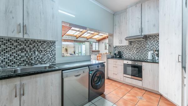 4 Bedroom House in Protea Heights