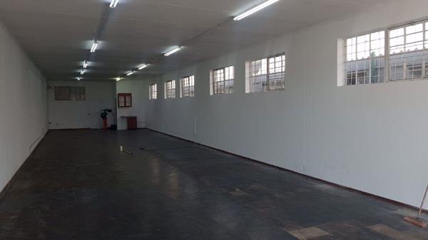 166  m² Commercial space