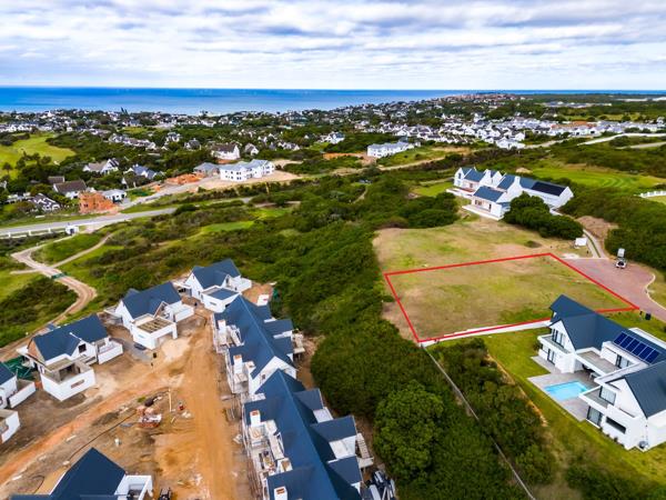 1 492 m² Land