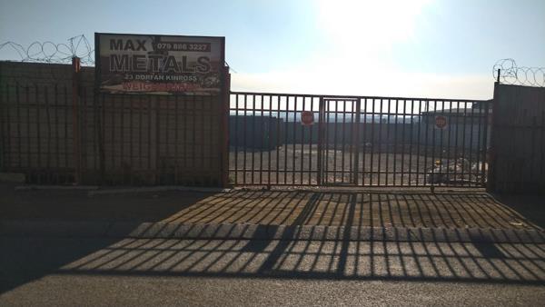 1 385 m² Land