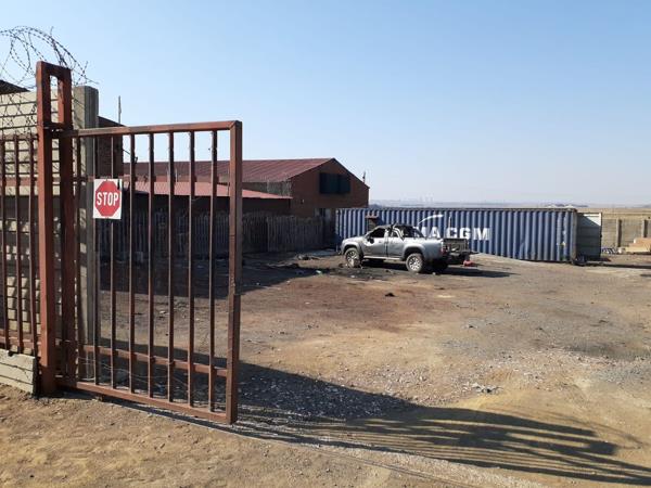 1 385 m² Land