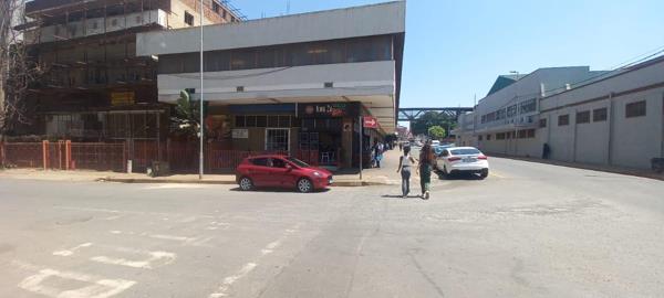 1 400 m² Commercial space