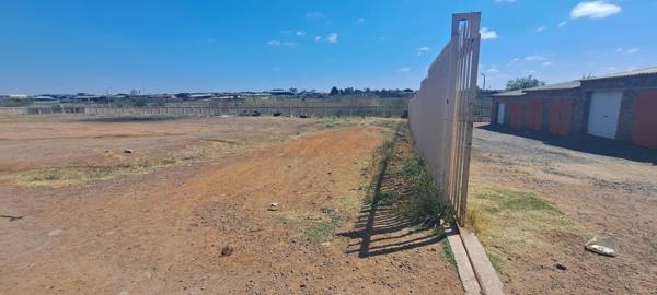 300  m² Commercial space