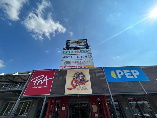 85  m² Commercial space