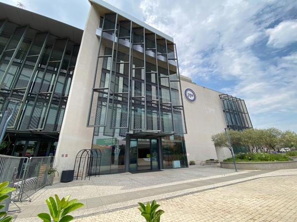 644 m² Office Space