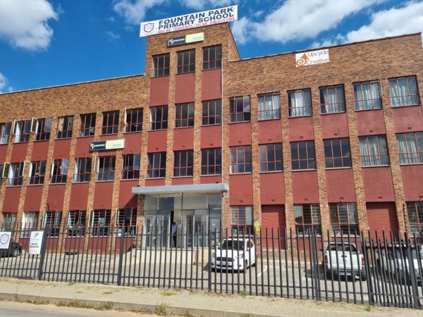 1 784  m² Commercial space