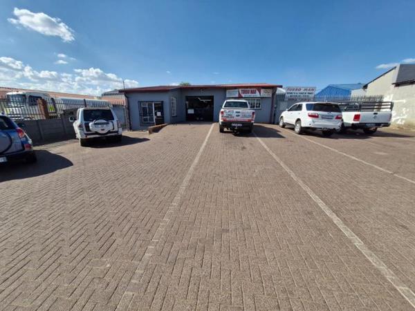 435  m² Commercial space