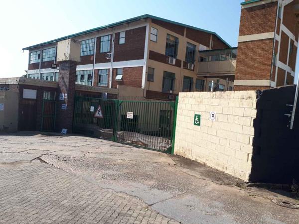 18 000 m² Commercial space