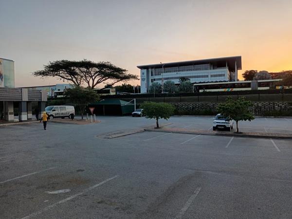 251 m² Commercial space