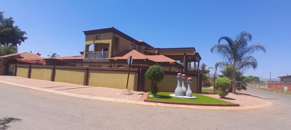 6 Bedroom House