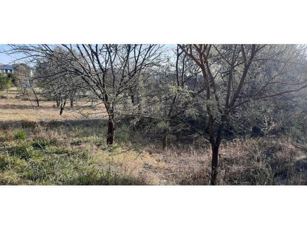 900 m² Land