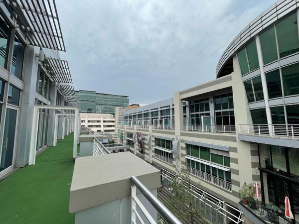 953 m² Commercial space