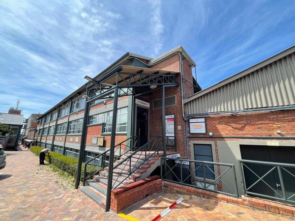 65 m² Commercial space