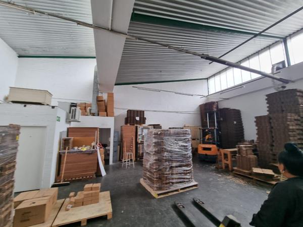 180  m² Industrial space