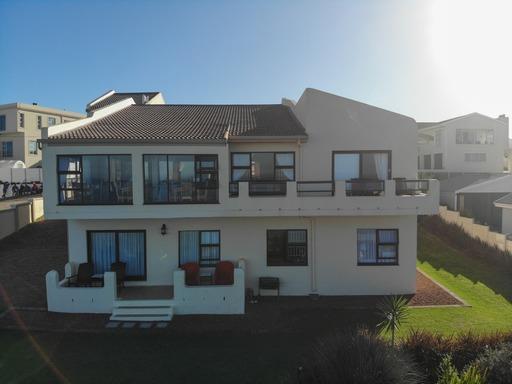 6 Bedroom House