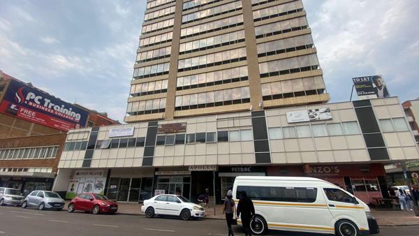 32 m² Commercial space