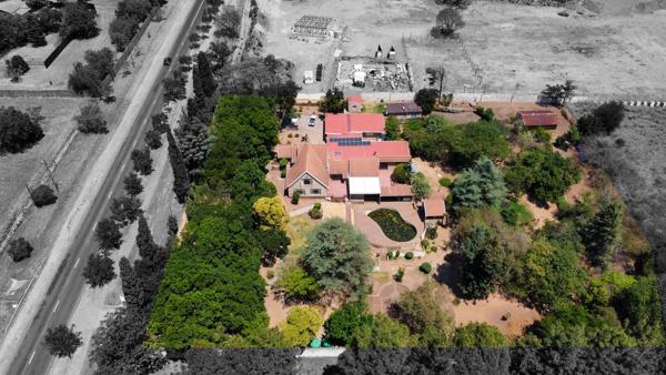 8 566 m² Smallholding