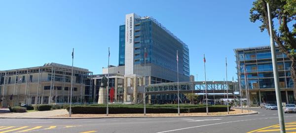 561  m² Commercial space