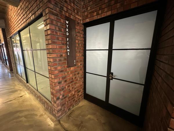 73  m² Commercial space