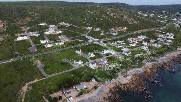 300 m² Land
