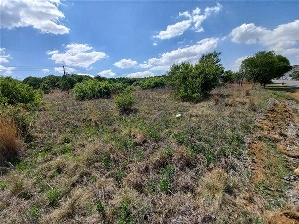 1 000 m² Land