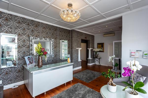 215  m² Retail Space