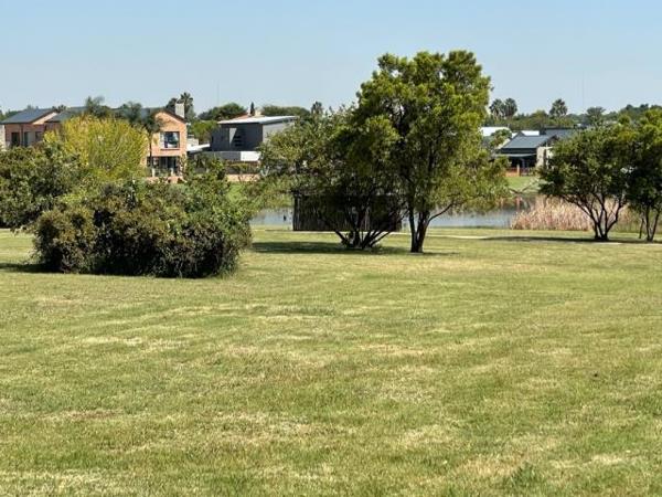 1 200 m² Land