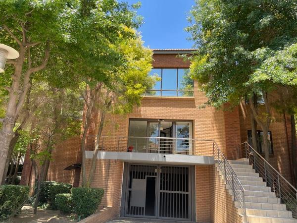 590  m² Commercial space